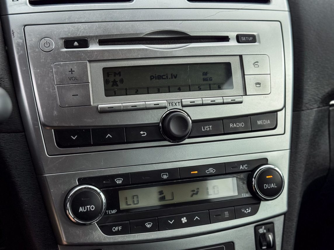 TOYOTA AVENSIS