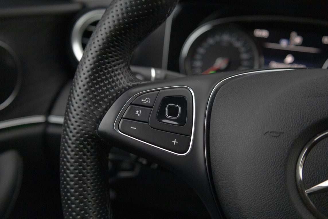 MERCEDES BENZ E 220 D 4MATIC