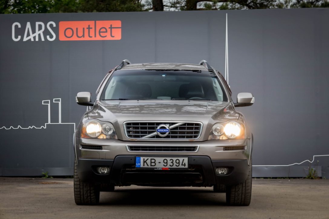 VOLVO XC90