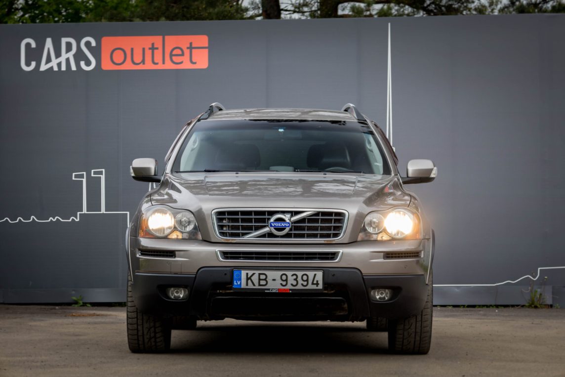 VOLVO XC90
