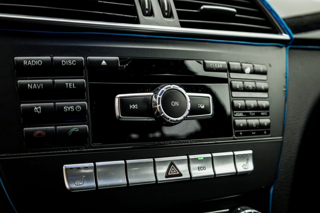 MERCEDES BENZ C220