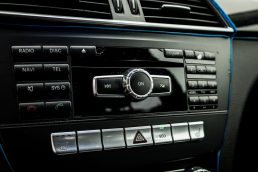 MERCEDES BENZ C220