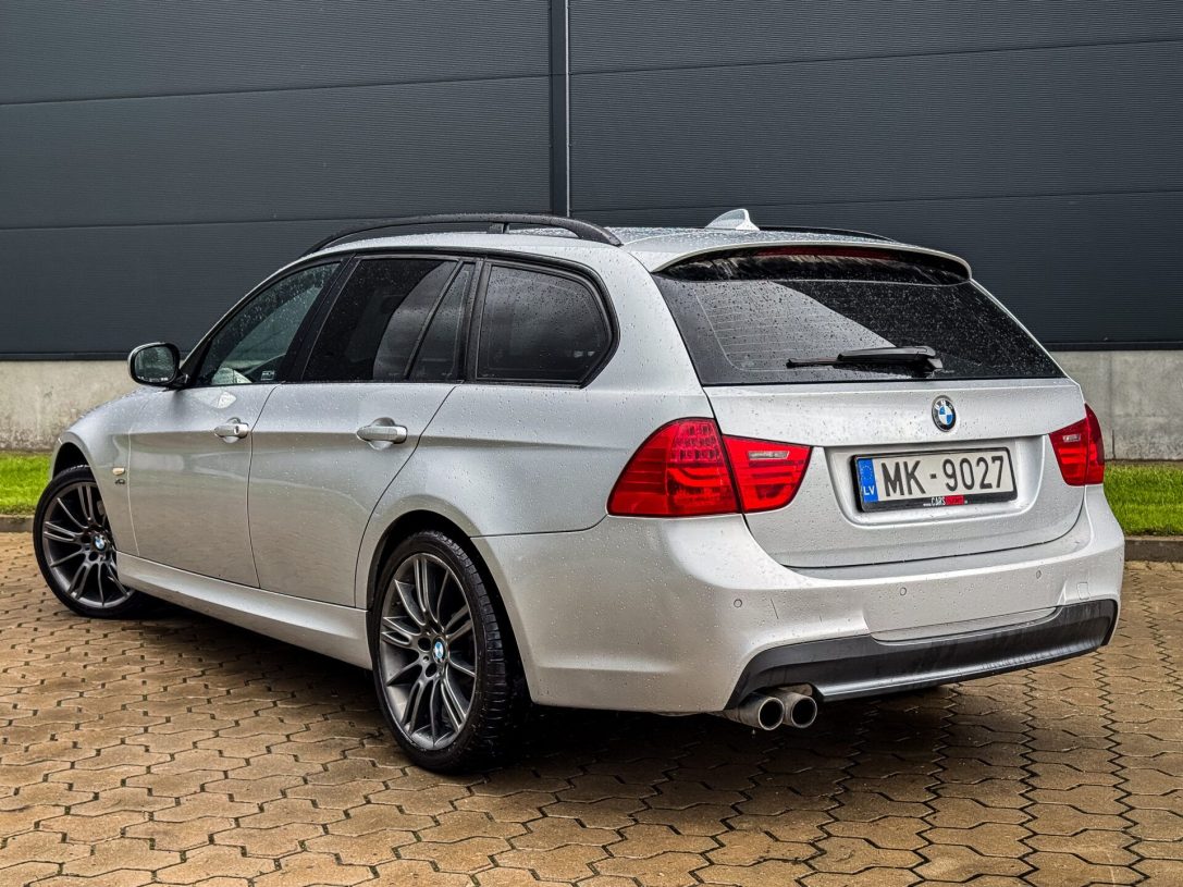 BMW 330