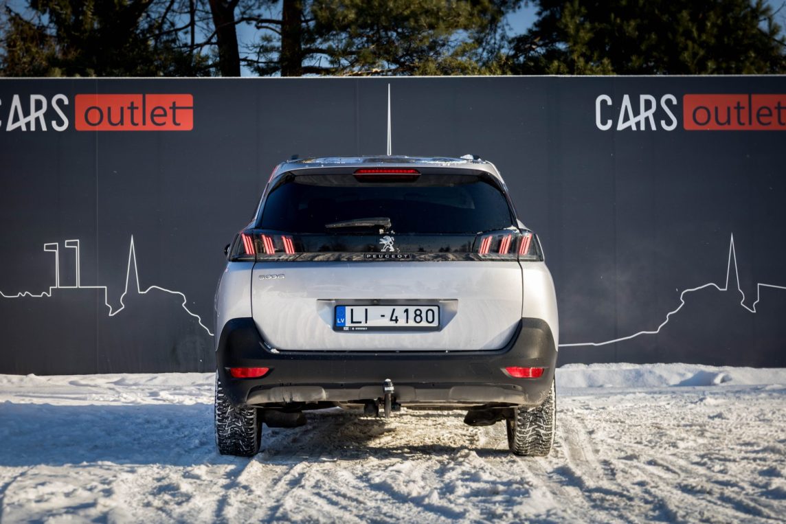 PEUGEOT 5008
