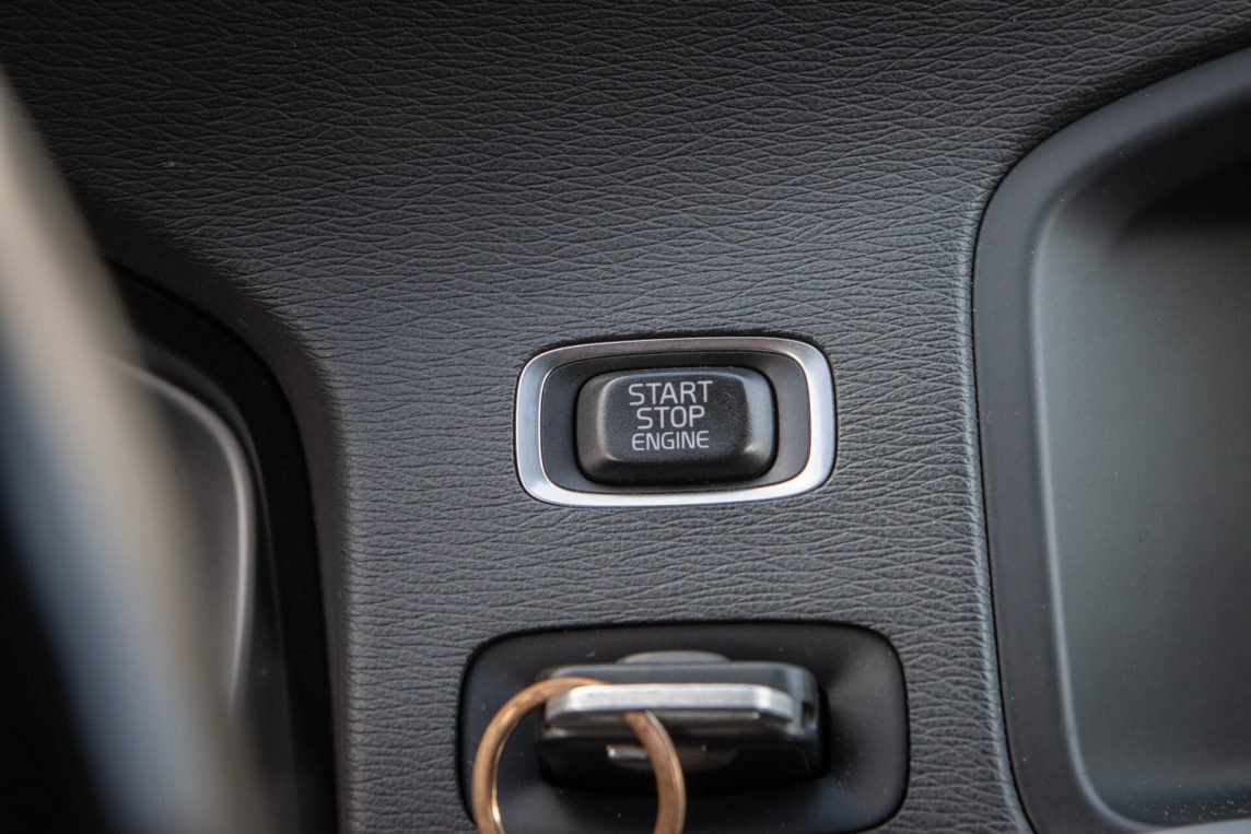 VOLVO V60 CROSS COUNTRY