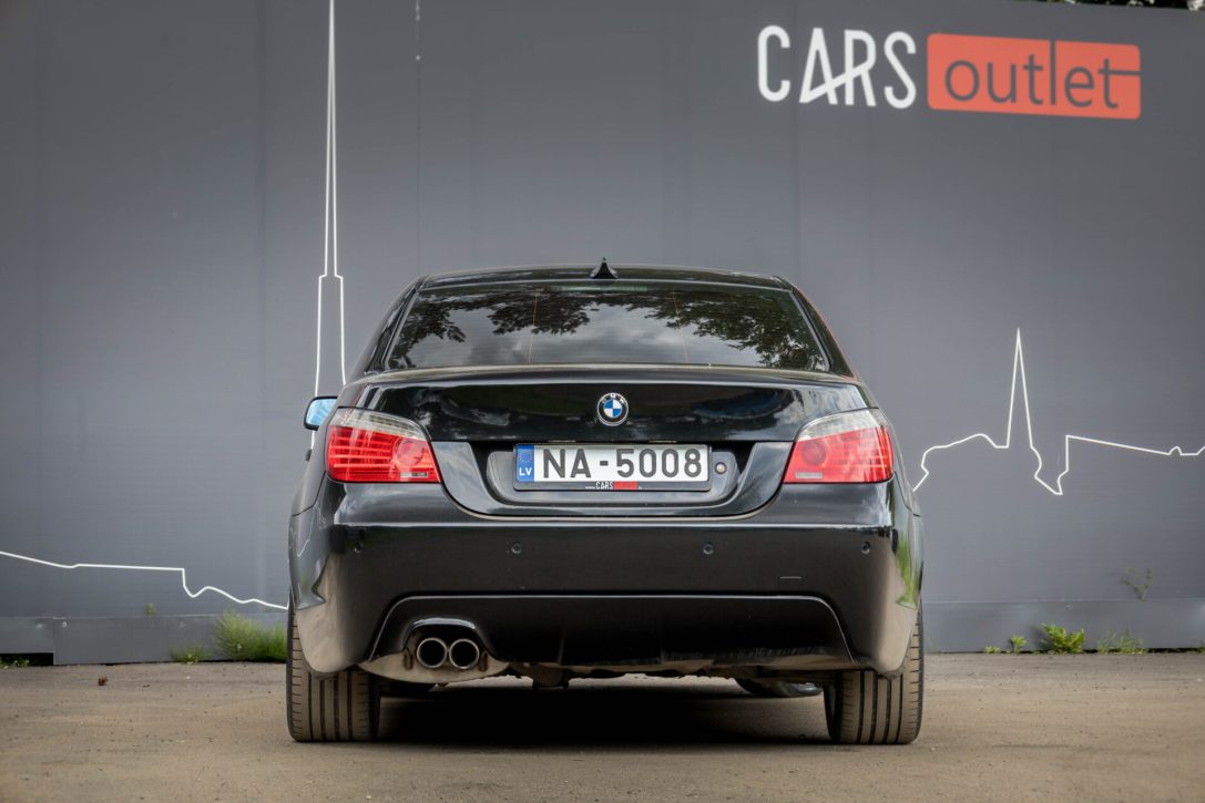 BMW 523