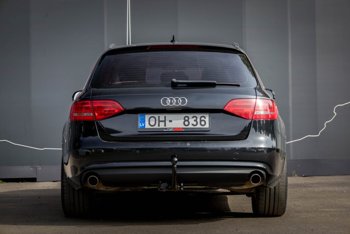 AUDI A4 AVANT