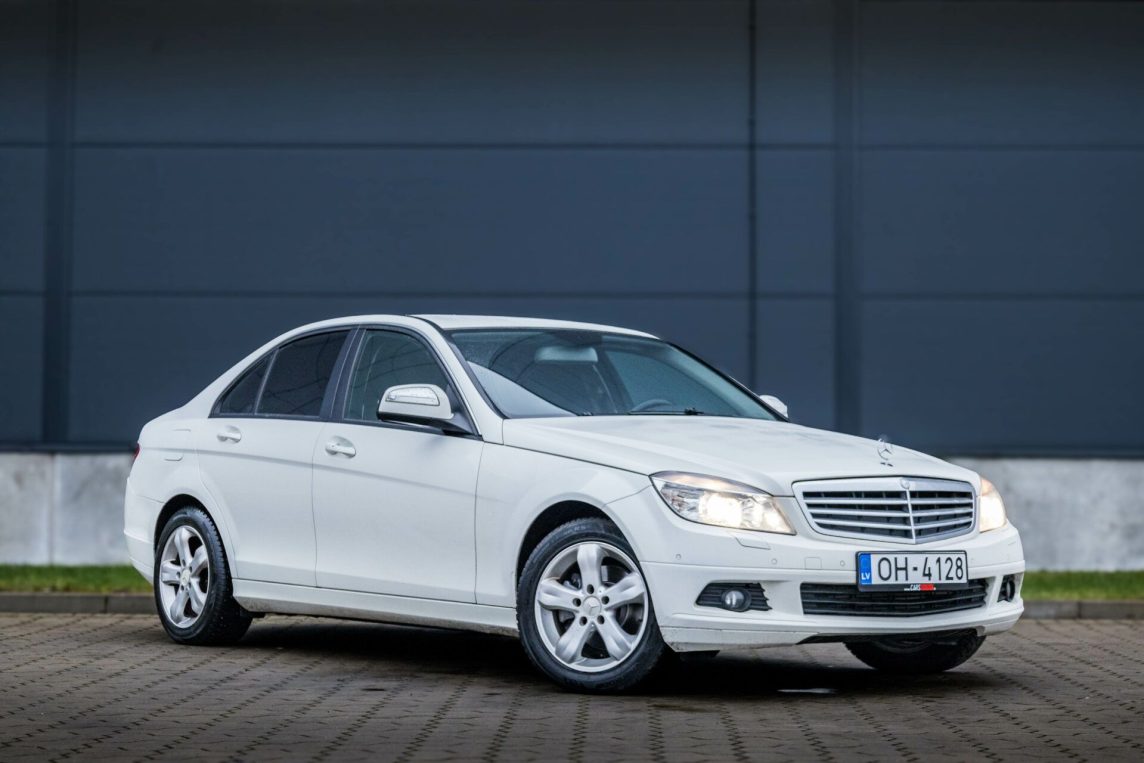 MERCEDES BENZ C200