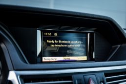 MERCEDES BENZ E200