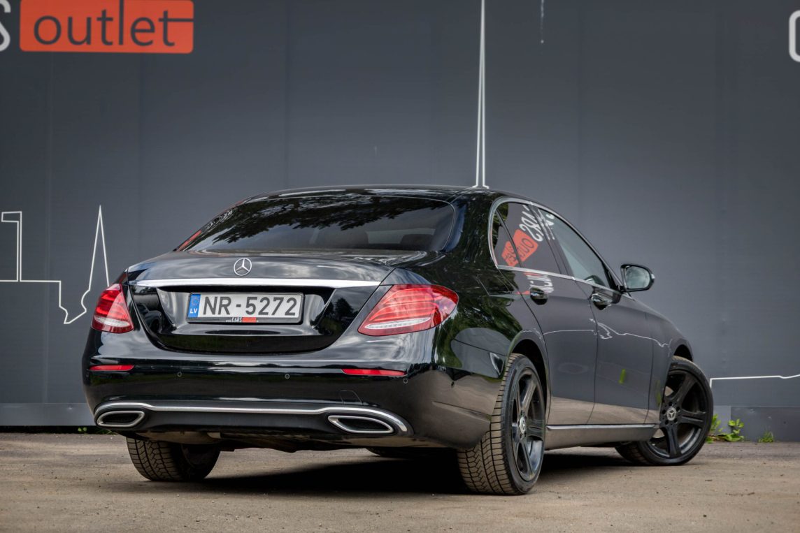 MERCEDES BENZ E220 D
