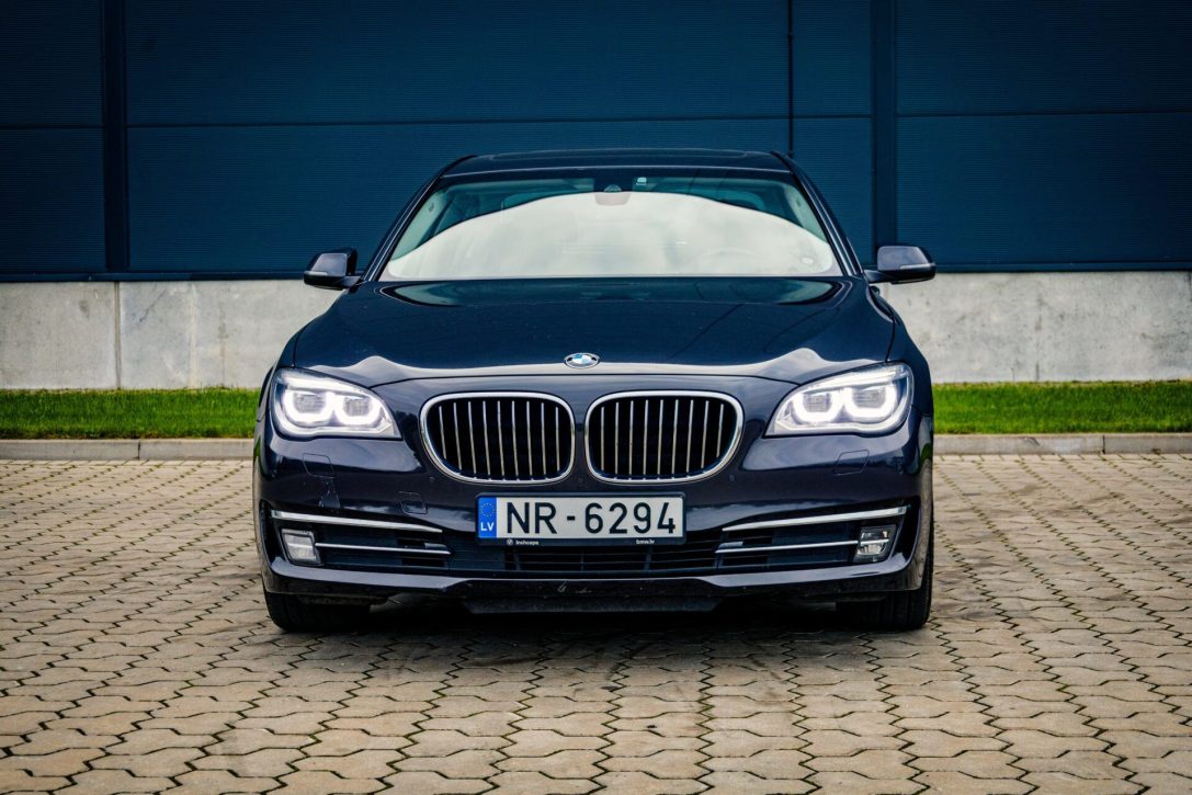 BMW 730