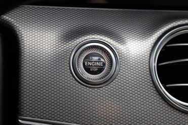 MERCEDES BENZ E220 D