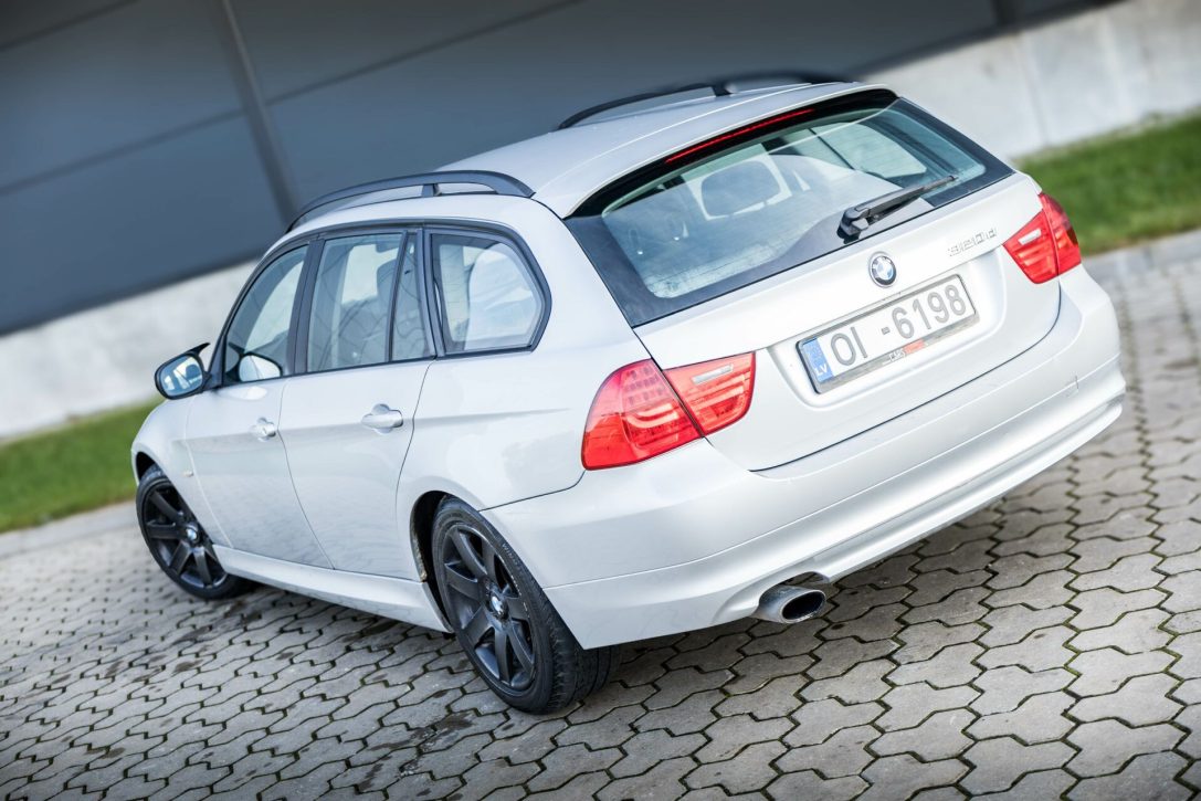 BMW 320