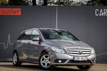 MERCEDES BENZ B 180