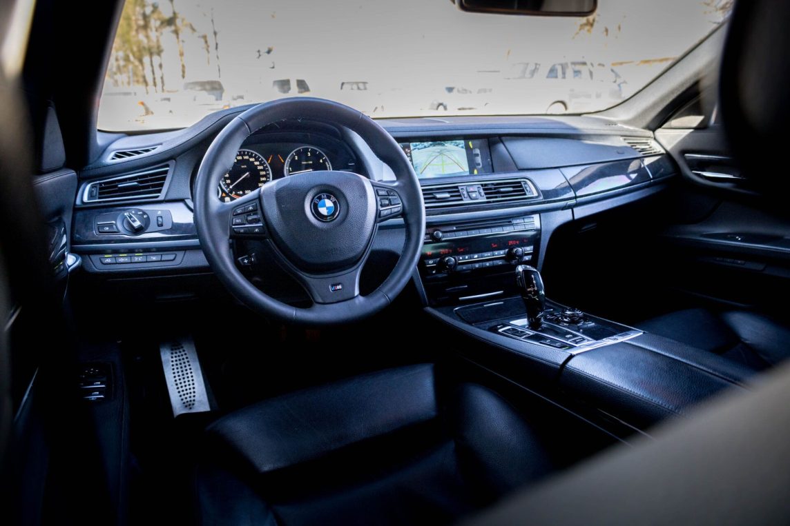 BMW 730