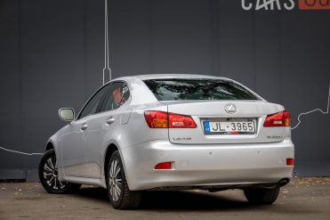 LEXUS IS 220