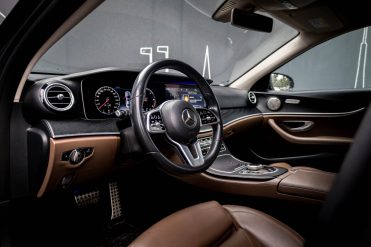MERCEDES BENZ E200 D