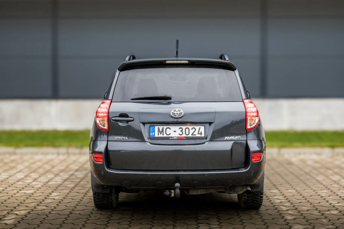 TOYOTA RAV4