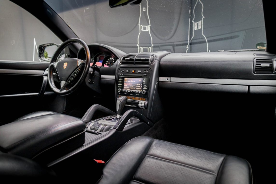 PORSCHE CAYENNE