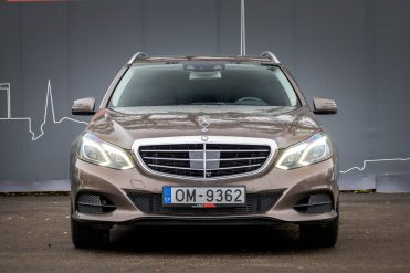 MERCEDES BENZ E300
