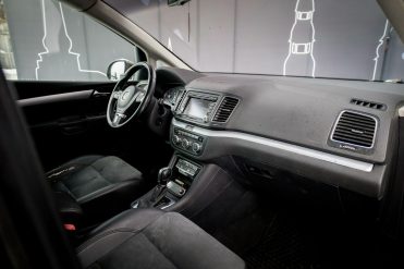VW SHARAN