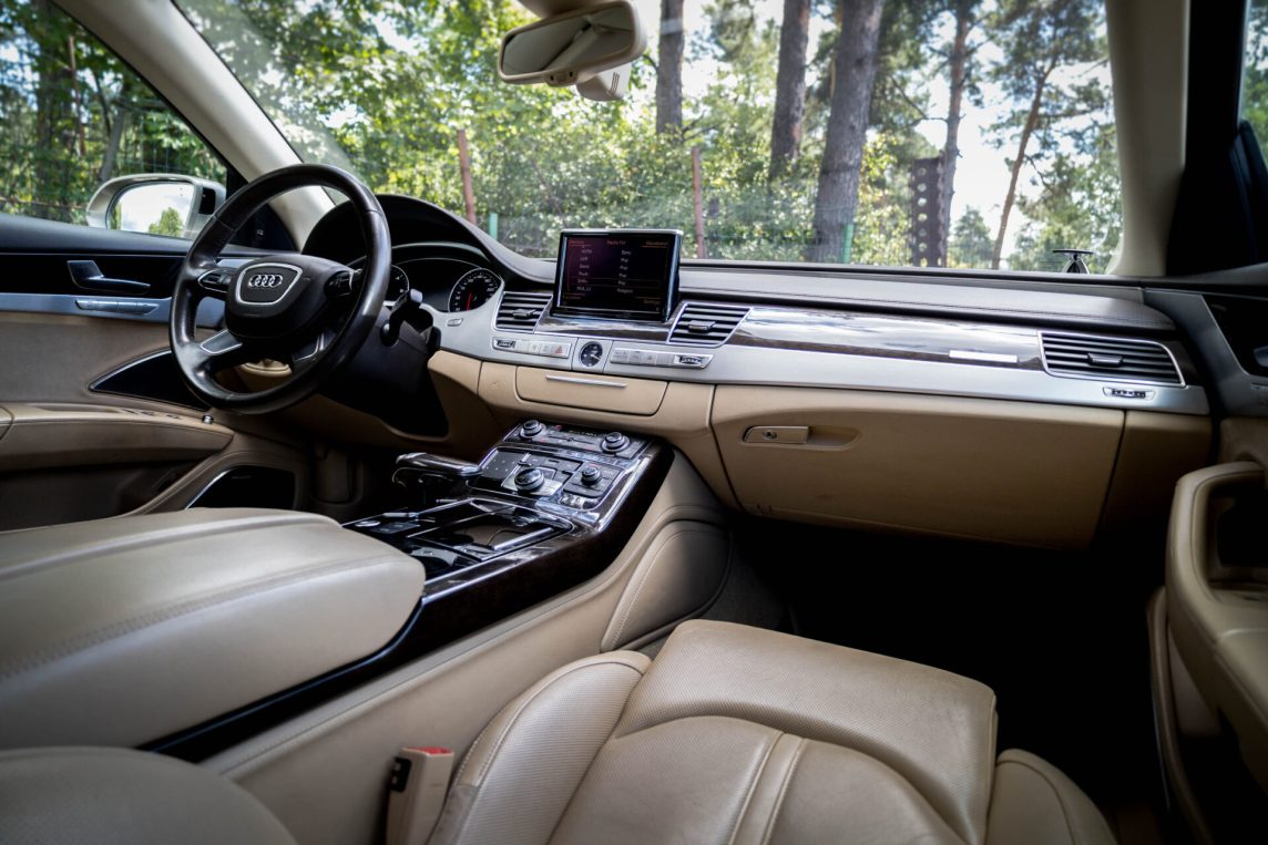 AUDI A8