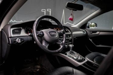 AUDI A4 LIMOUSINE