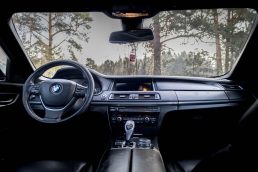BMW 740