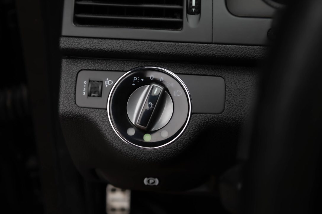 MERCEDES BENZ C320