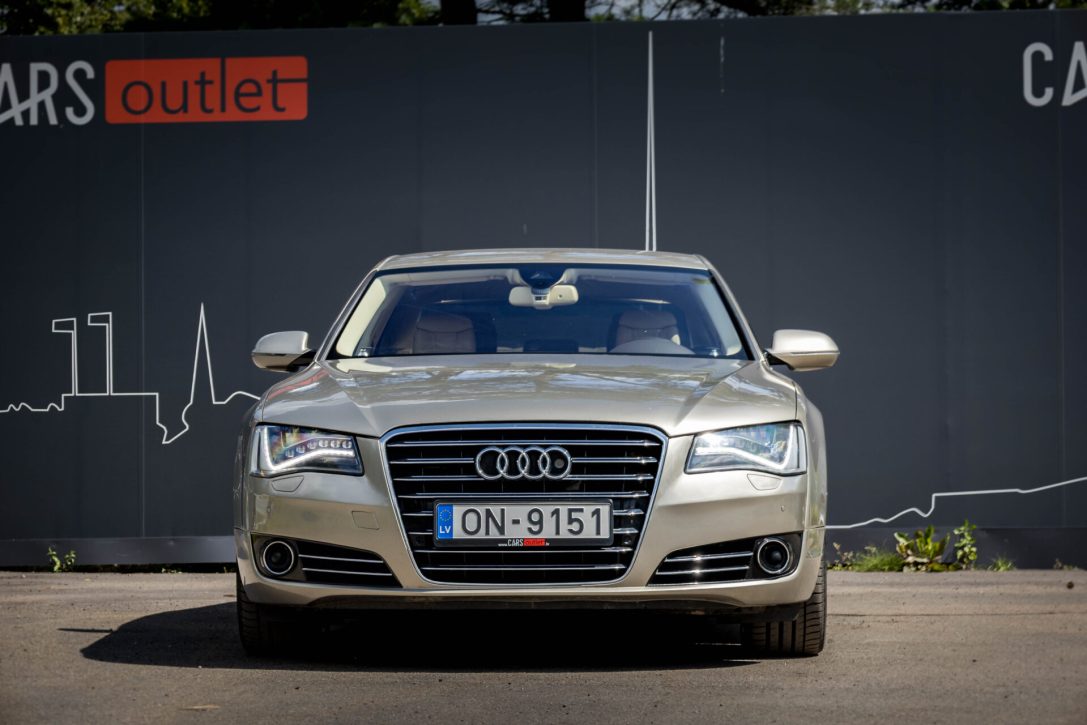 AUDI A8