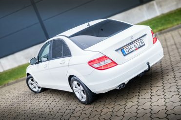 MERCEDES BENZ C200