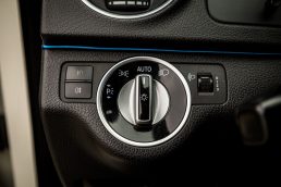MERCEDES BENZ C220