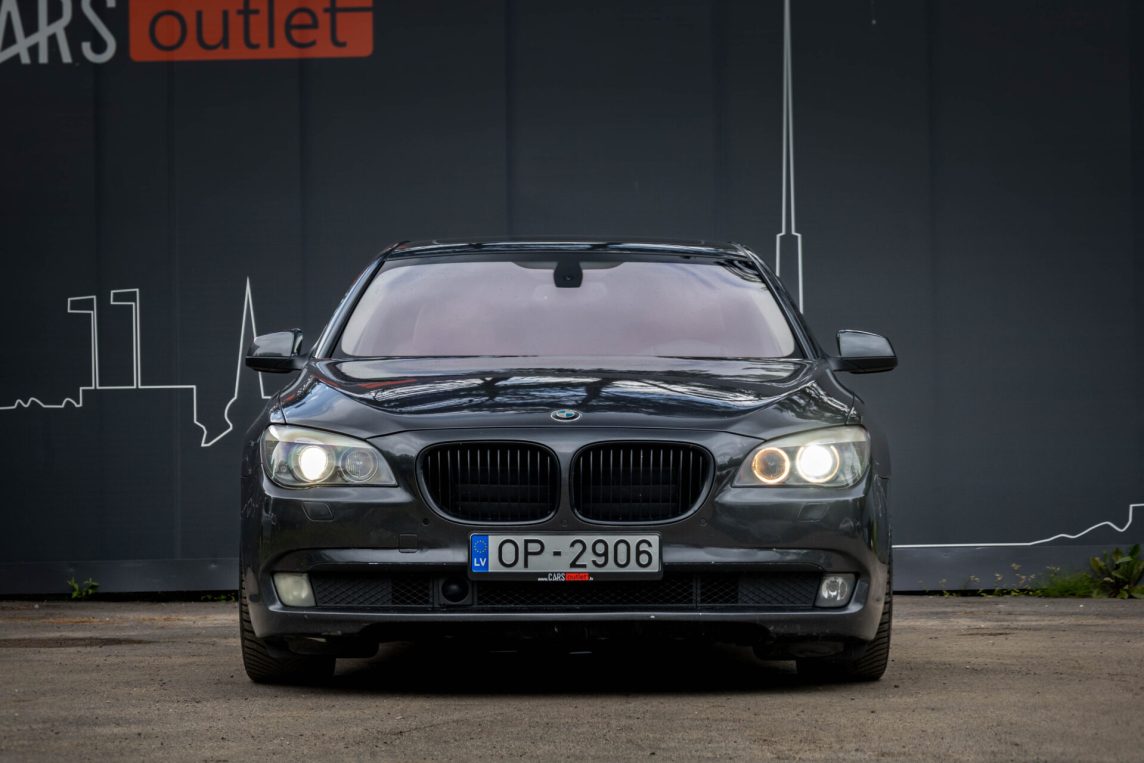 BMW 730