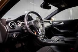 MERCEDES BENZ A180