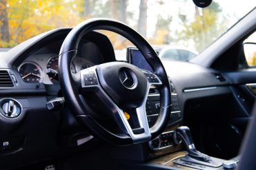 MERCEDES BENZ C320