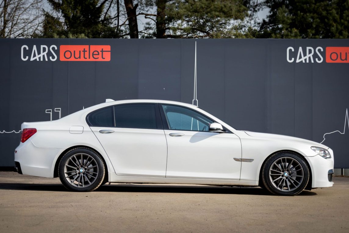 BMW 740