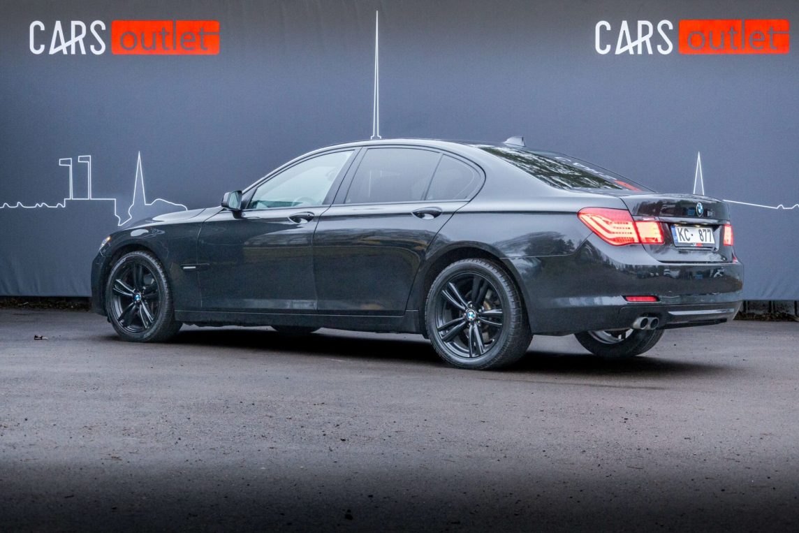 BMW 730