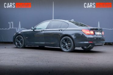 BMW 730