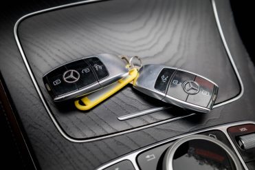 MERCEDES BENZ E200 D