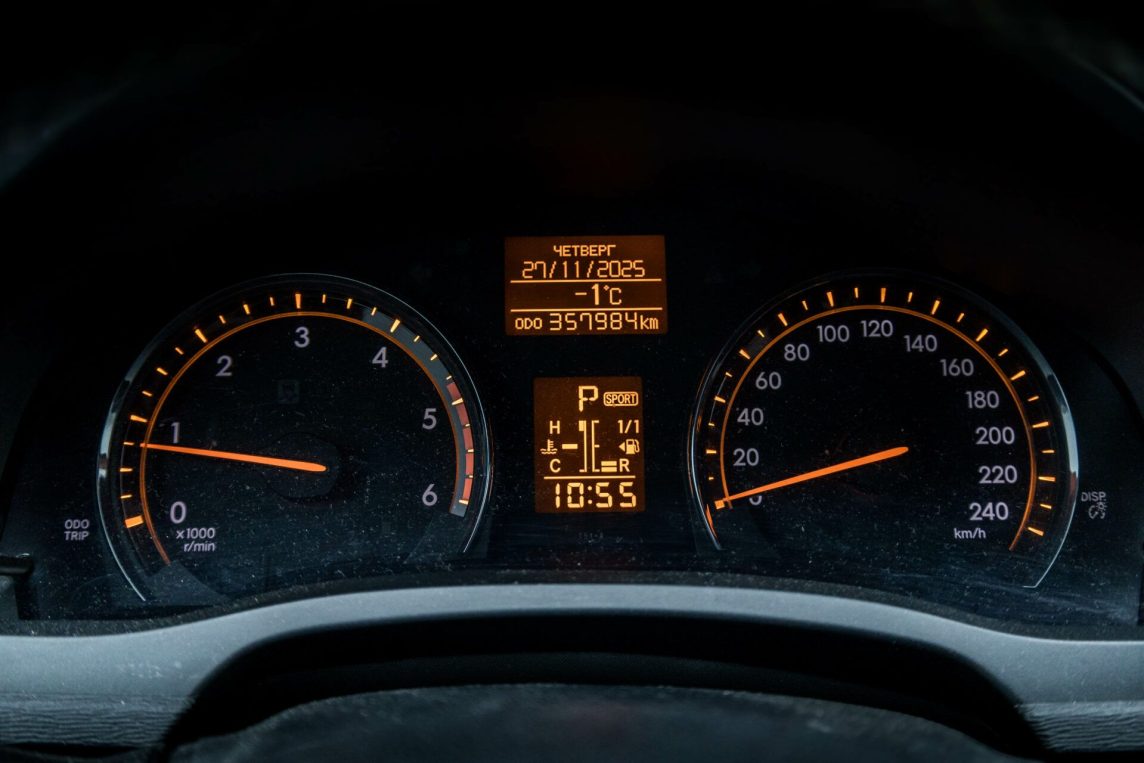 TOYOTA AVENSIS