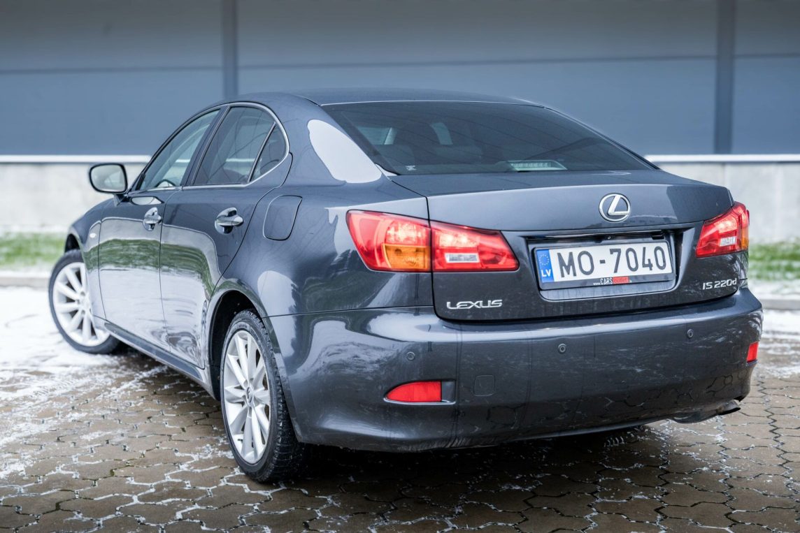 LEXUS IS 220