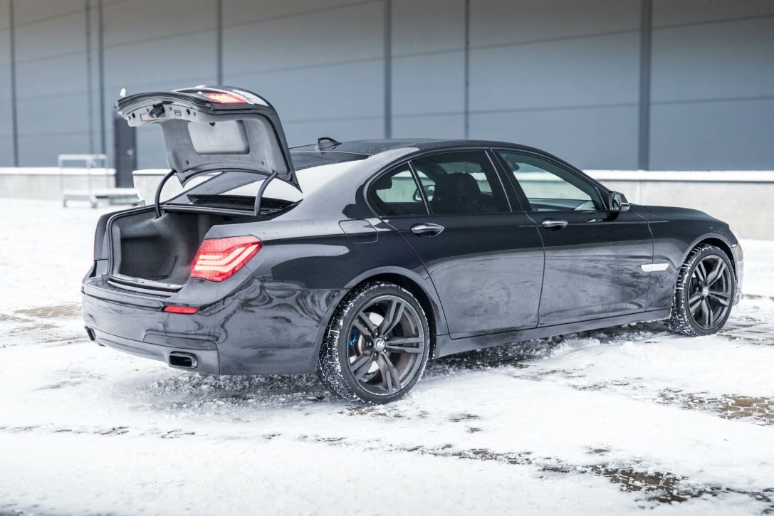 BMW 740