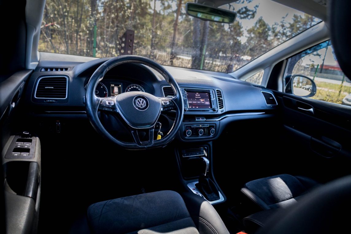 VW SHARAN