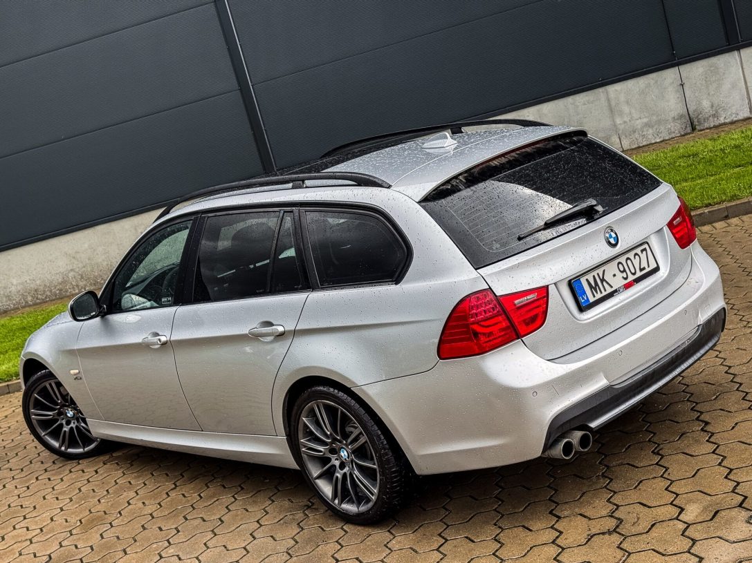 BMW 330