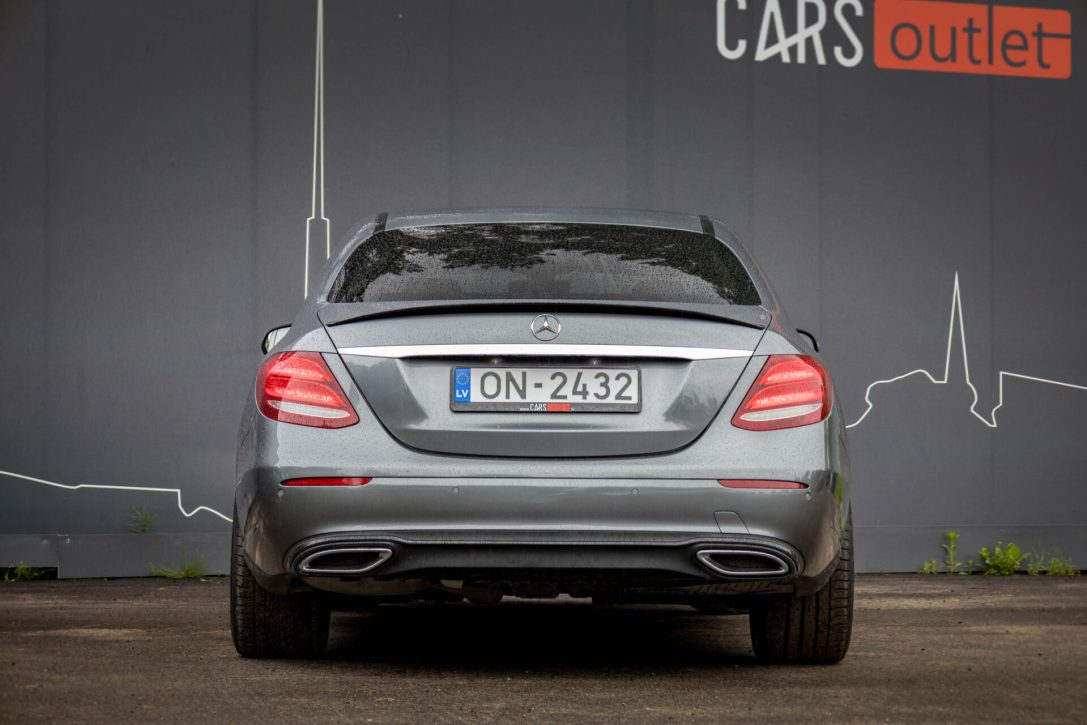 MERCEDES BENZ E200 D