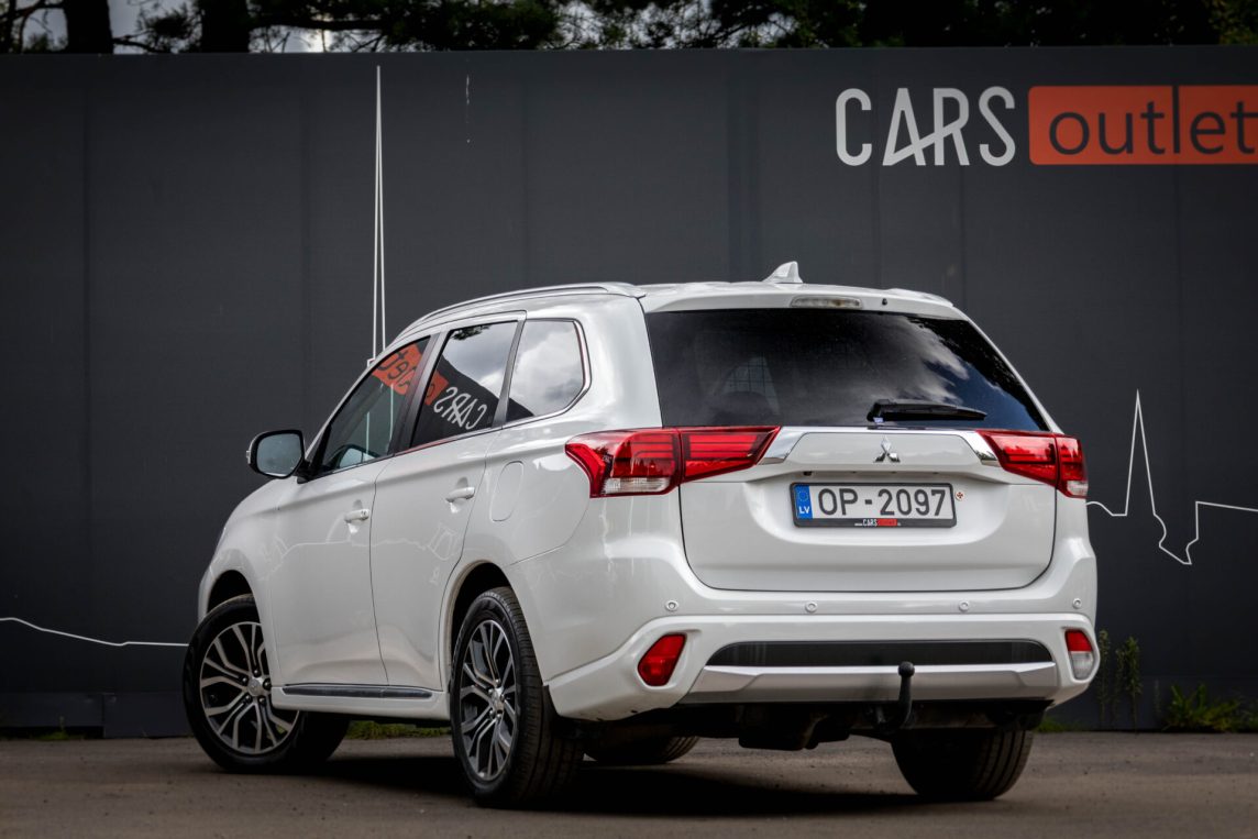 MITSUBISHI OUTLANDER