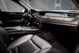 BMW 730