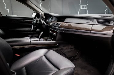 BMW 730
