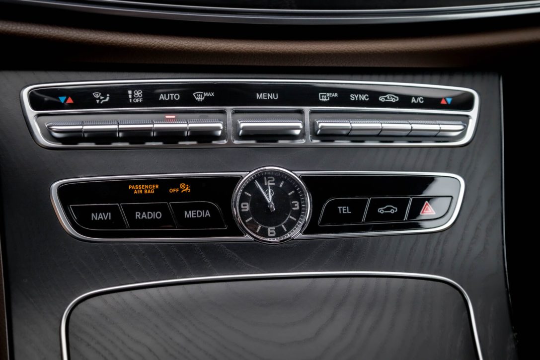 MERCEDES BENZ E200 D