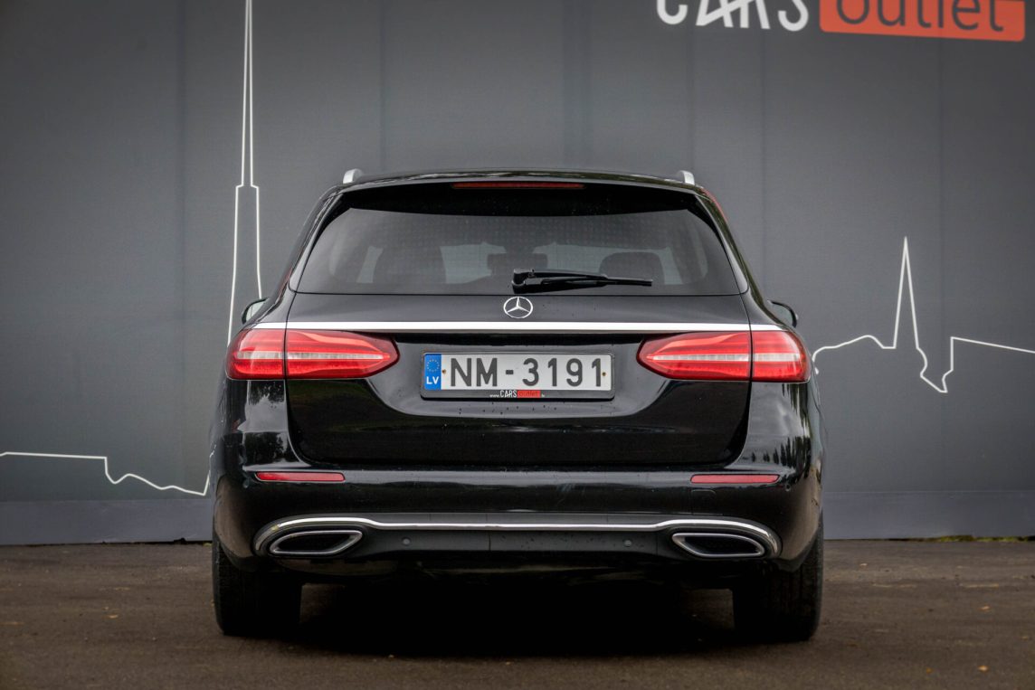MERCEDES BENZ E220 D